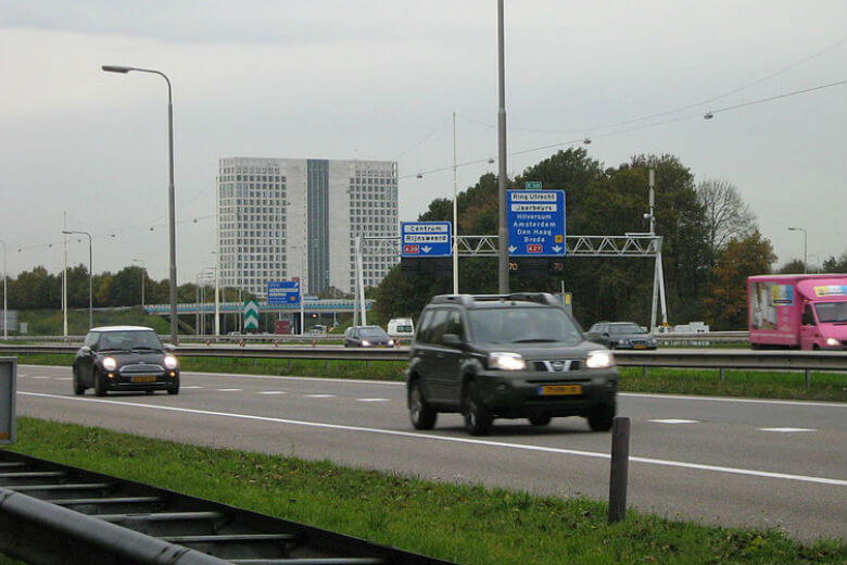 Automobilisten opgelet: Rijkswaterstaat waarschuwt voor gladde wegen