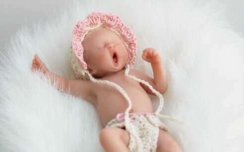 Het lijken hele kleine baby's, maar kijk eens vanaf wat dichterbij! Heel erg knap!