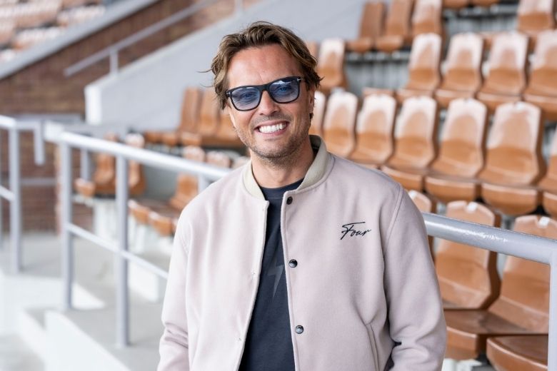 Bas Smit haalt in een dag 23.000 euro op voor Stichting Ambulance Wens