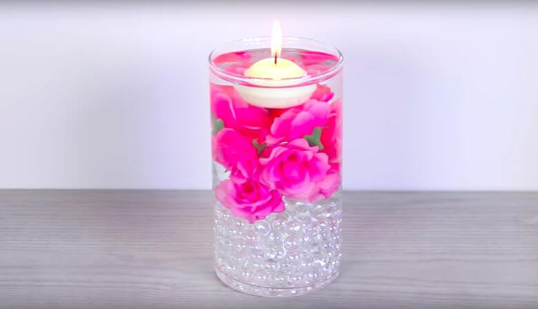 Zo maak je heel makkelijk zelf een unieke waterkaars voor op tafel, leuk als cadeau!