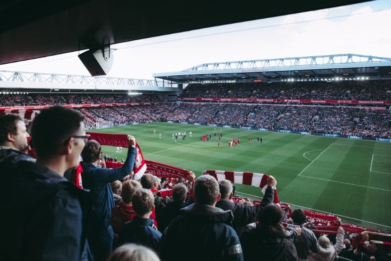 Voetbalstadions mogen weer vol na nieuwe versoepelingen