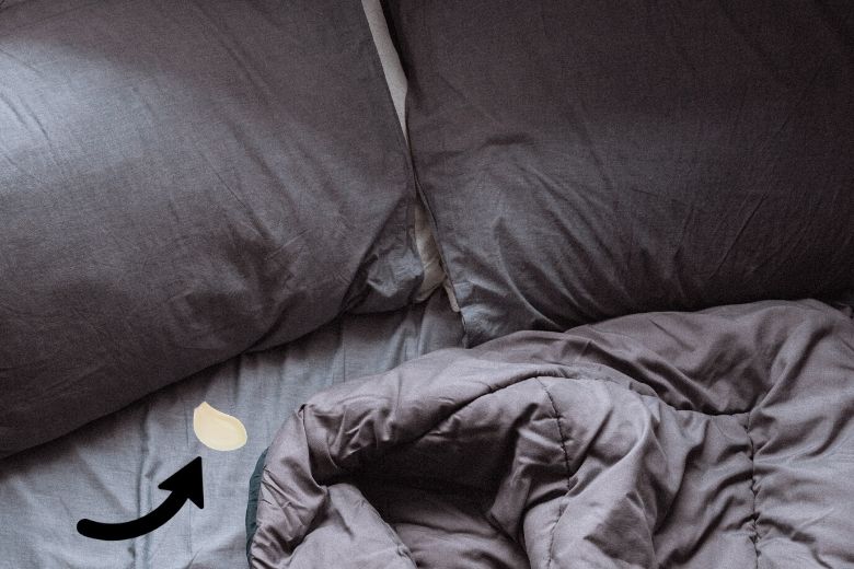 Dít is waarom je eigenlijk altijd een teentje knoflook onder je kussen moet leggen