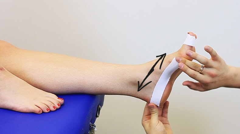 Schilderstape gebruiken voor de behandeling van blaren 2