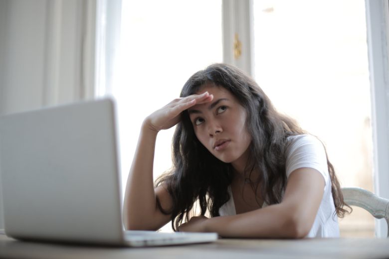 'Mijn stiefvader gaat continu de discussie met me aan'