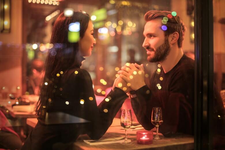 De nieuwste datingtrend op social media: geen 'ghosting' maar 'orbiting'