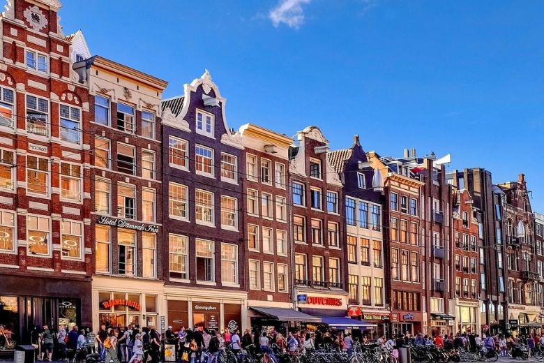 Voor het eerst in 11 jaar werden er meer winkels geopend in Nederland