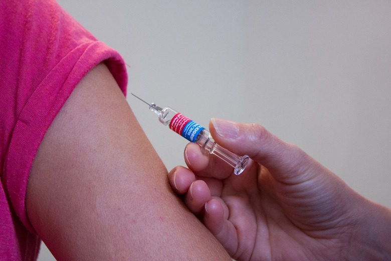 Ruime meerderheid Nederlands wil dat vaccineren verplicht wordt