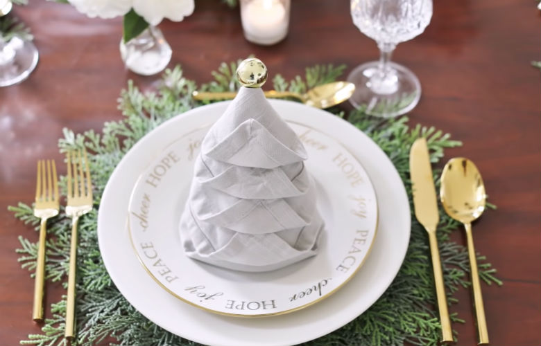 6 manieren om je servetten een kersttintje te geven
