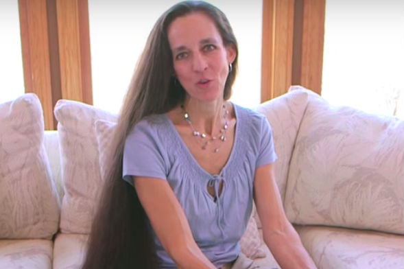 Real life Rapunzel: je verwacht nooit hoe lang het haar van deze vrouw en haar dochters is