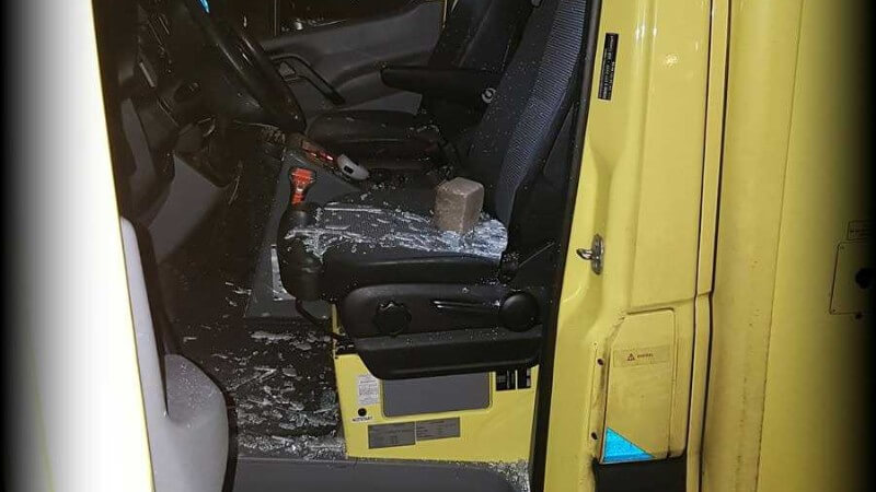BELACHELIJK: ambulancebroeders moeten met spoed woning binnen, wordt er ingebroken in de ambulance..
