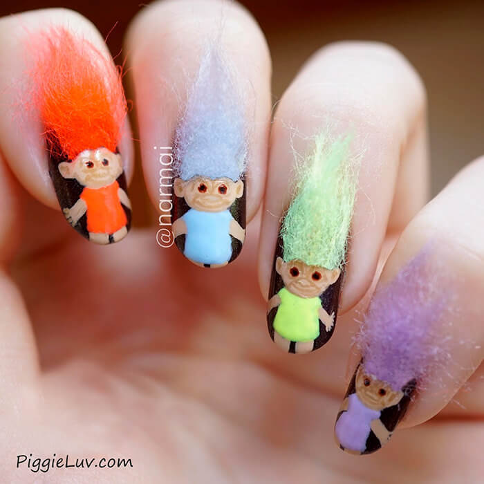 Nagels met trollen