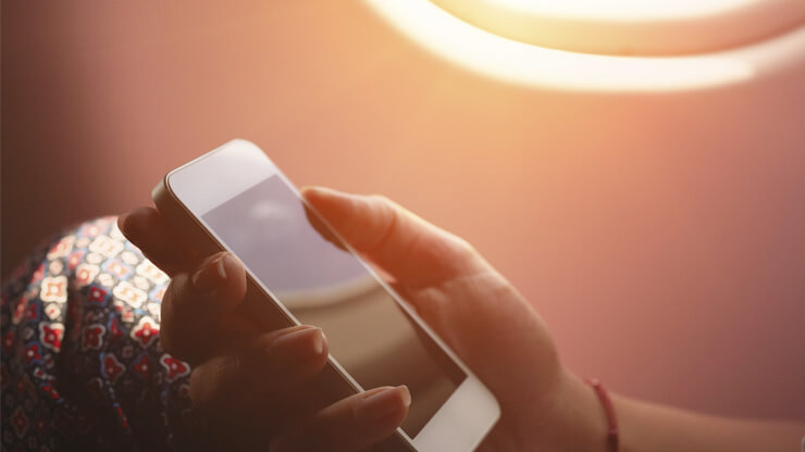 Vanaf nu zetten wij onze telefoon ALTIJD op vliegtuigmodus als dat moet! Dit is de reden!