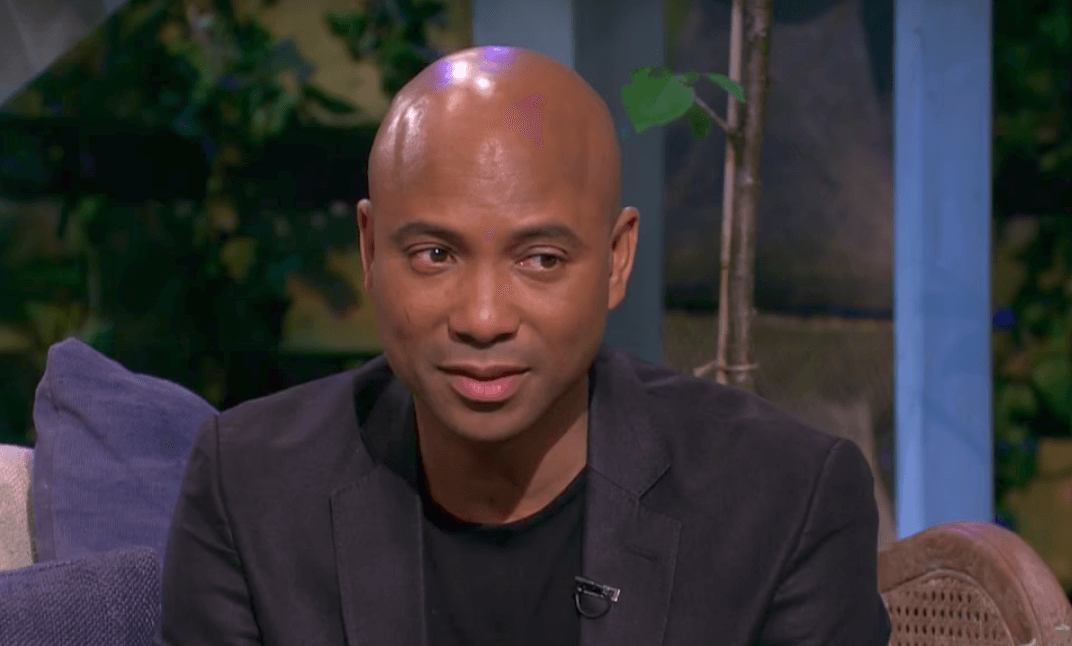 Humberto Tan praat over zijn 'rotzomer': "Soms las ik dingen als 'flikker maar op', dat doet pijn"