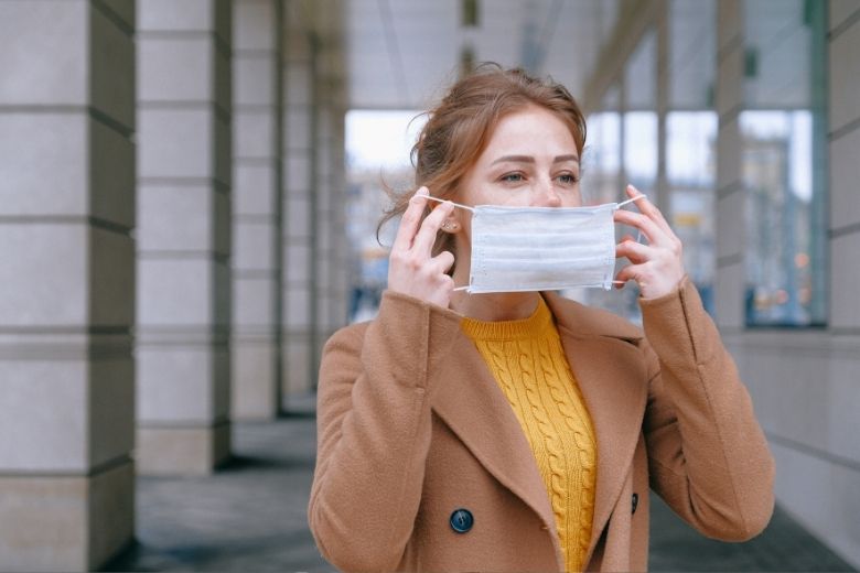 Onderzoek: twee mondkapjes bieden een betere bescherming dan één