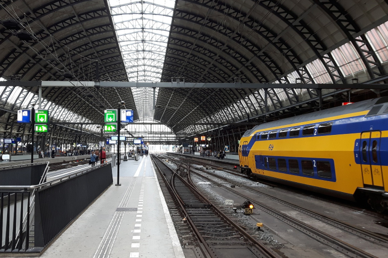 NS gaat experimenteren met goedkopere reizen buiten de spits