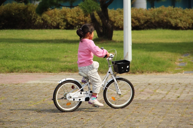 Huh? ANWB stelt dat je pas met 10.000 uren ervaring goed kunt fietsen