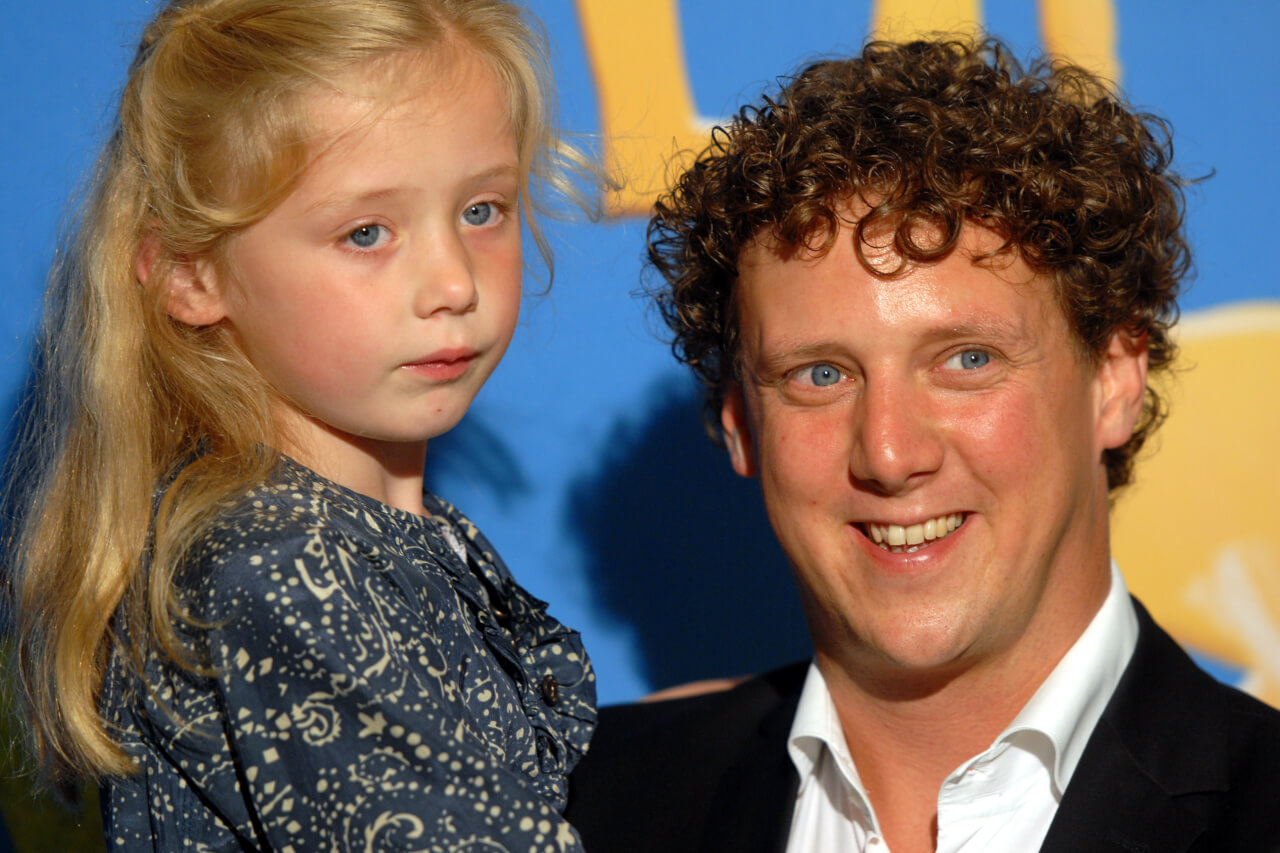 Dochter (8) Jochem Myjer heeft ernstige ziekte. Wij wensen ze veel sterkte!
