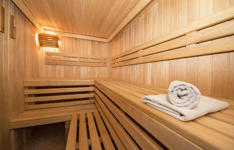 Zweten maar! Dit is waarom je juist met deze tropische temperaturen naar de sauna moet gaan
