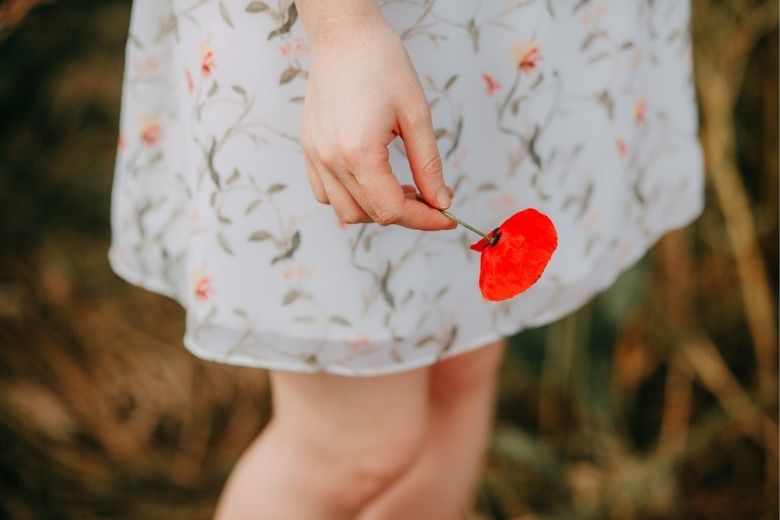 School suspends teenager for the clothes she’s wearing, her father is not pleased