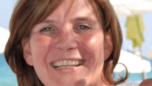 Deze moeder overlijdt doordat de dokter een verschrikkelijke ziekte verzwijgt. Schandalig dit!