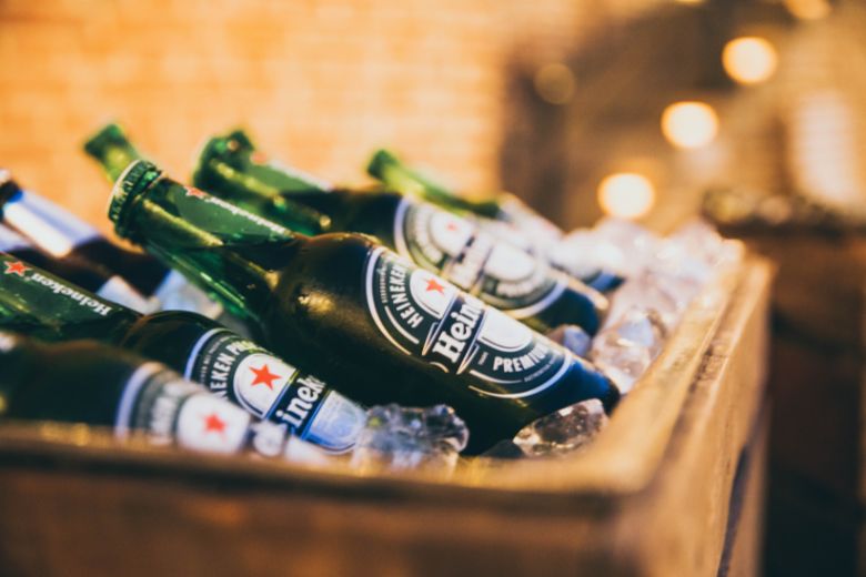 Biertje? Trek dan maar de portemonnee: bierprijs Heineken schiet omhoog