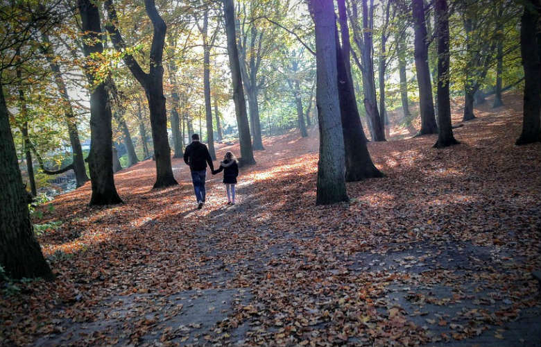 Alleenstaande moeder huurt al 10 jaar acteur in als ‘vader’ voor haar dochter