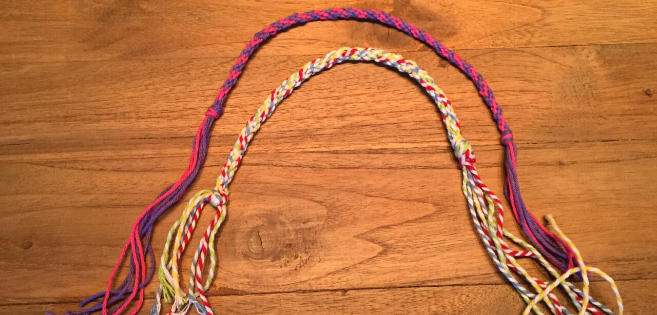 Zo maak je jouw eigen prachtige armbandjes in maar een paar stappen! Heerlijk tijdverdrijf!