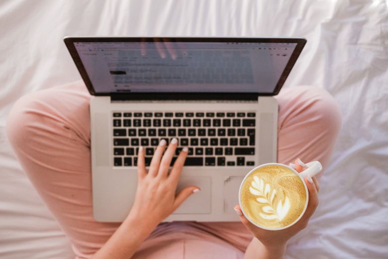 Wat is beter: je laptop dichtklappen of uitzetten?