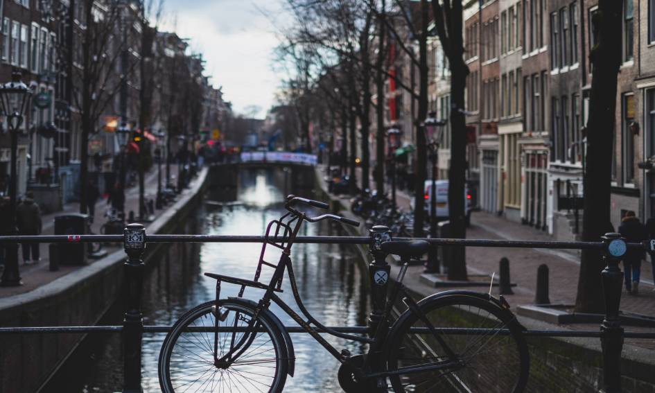 Opgepast: groot deel Amsterdam in 2025 verboden voor vervuilend verkeer
