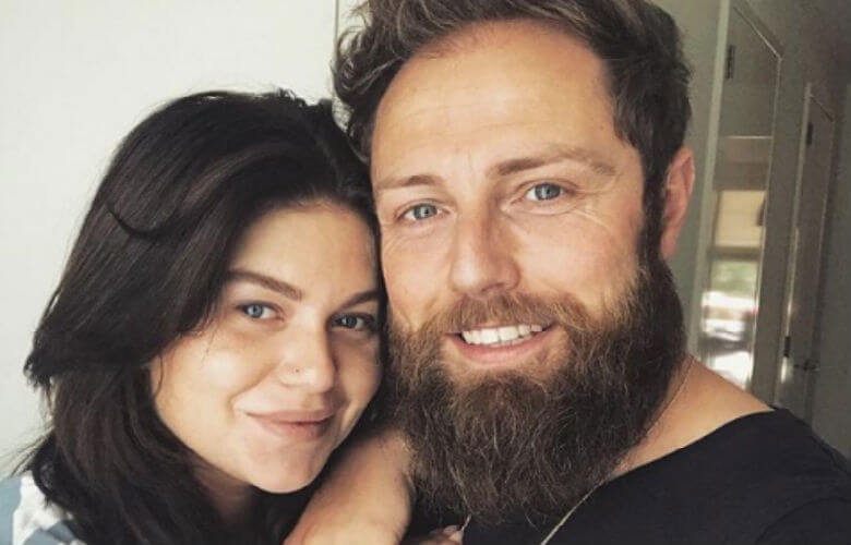 Roxeanne Hazes deelt emotioneel bericht over het moederschap: ‘Alle clichés zijn ineens waar’