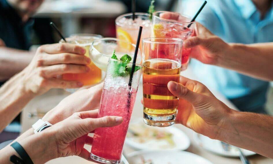 ダイエット中に避けるべき7つの最悪な飲み物