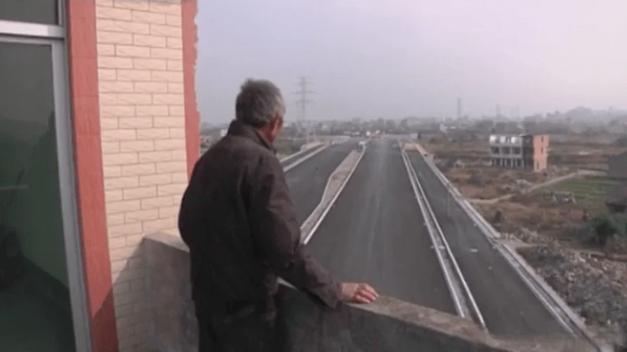 The House That Wouldn’t Move: This Man Fought to Keep His Home