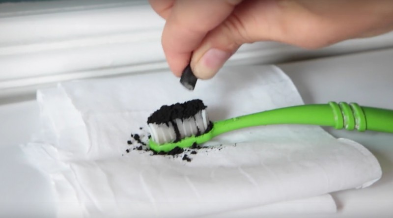 Si quieres tener dientes blancos, tienes que probar esto