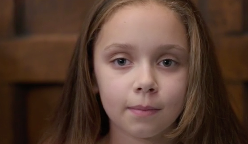¿Crees que estas dos chicas son de la misma familia? No creerás lo que son