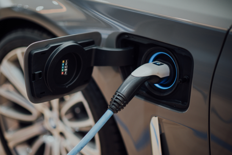 Infórmate: ¿debes cambiar el aceite de tu coche eléctrico?