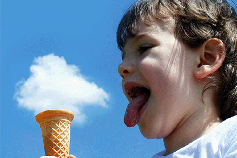 26 Photos That Were Timed To Perfection (You’ll Have To Look Twice To Figure Them Out)