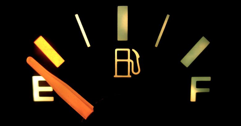 ¿Siempre conduces hasta la última gota en tu tanque de gasolina? ¡No es bueno, y esta es la razón!