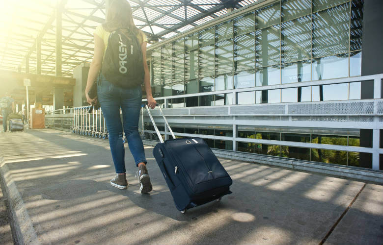 ¿Estrés de empacara para las vacaciones? De esta manera puedes llevar más de cien artículos en su equipaje de mano