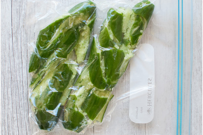 Aus diesem Grund sollte man eine Gurke vor dem Essen zerdrücken
