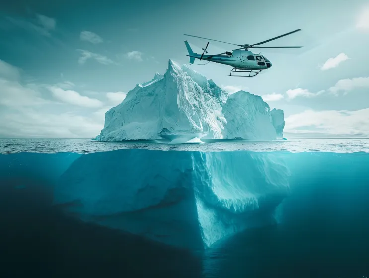 Un iceberg se acerca peligrosamente a un pueblo y los habitantes palidecen al ver su contenido
