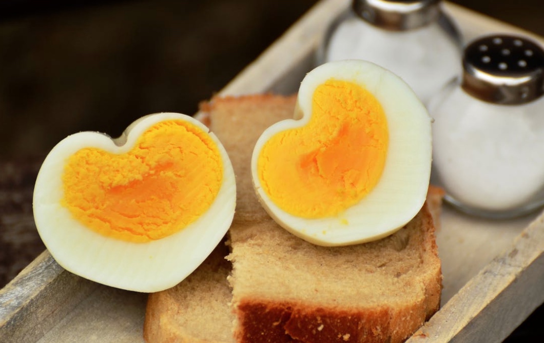 un huevo hervido en un minuto! ¡Y más trucos con huevos