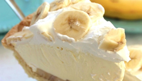 Este pie de banano cremoso y suave es tan delicioso y está listo en minutos