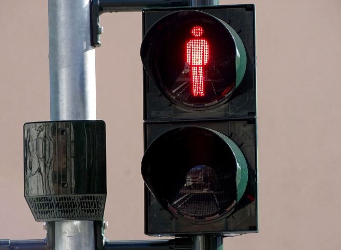 Con este secreto de la policía, nunca tendrás que esperar en la luz roja