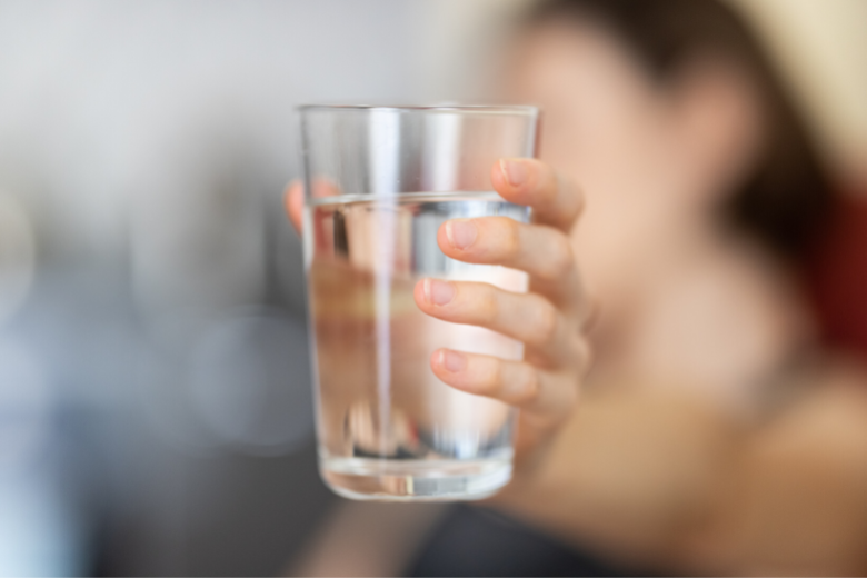 6 consejos que te ayudarán a beber más agua