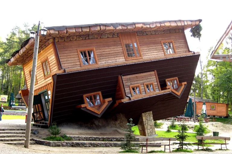 Esta casa está patas arriba, ¡espera a ver el interior!