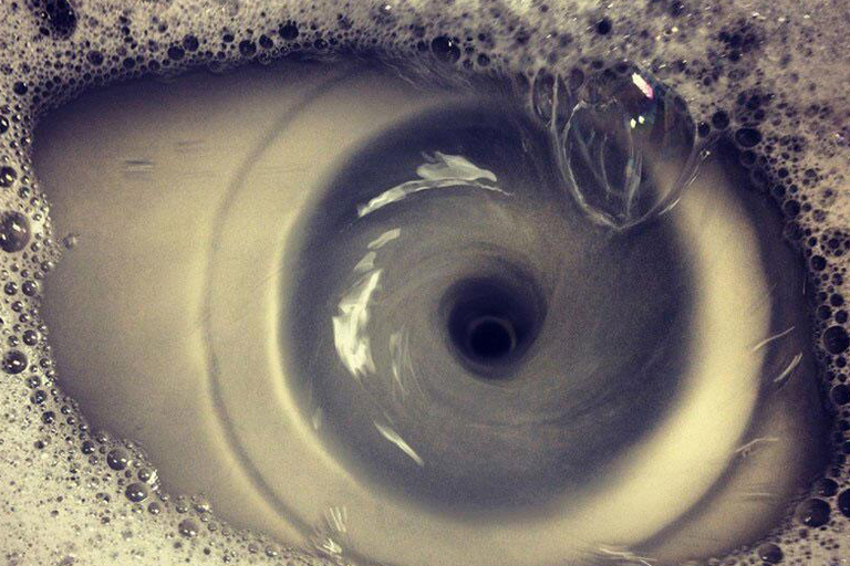 26 Photos That Were Timed To Perfection (You’ll Have To Look Twice To Figure Them Out)